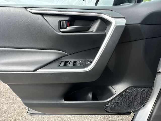 Thumbnail: 2023 Toyota RAV4 - 22