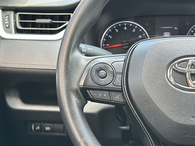 Thumbnail: 2020 Toyota RAV4 - 14