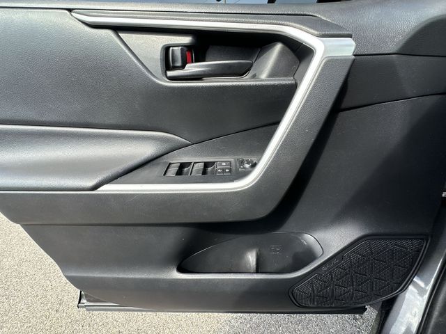 Thumbnail: 2020 Toyota RAV4 - 19