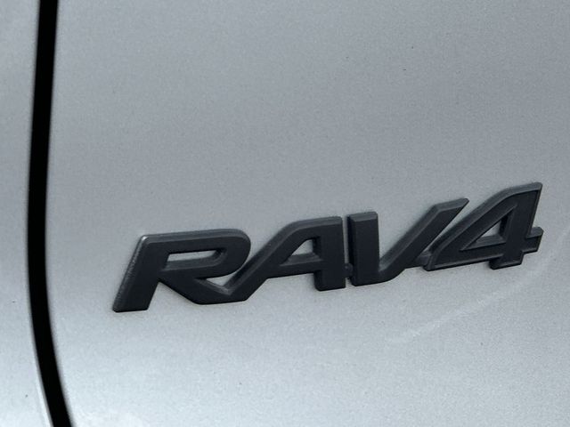 Thumbnail: 2021 Toyota RAV4 - 19