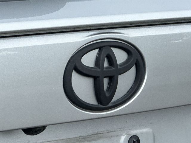 Thumbnail: 2021 Toyota RAV4 - 7