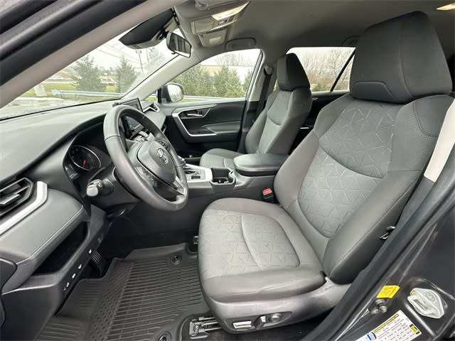 Thumbnail: 2022 Toyota RAV4 - 11