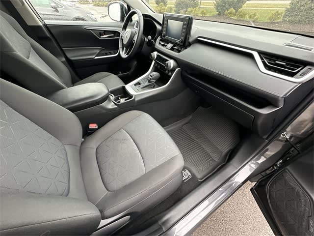 Thumbnail: 2022 Toyota RAV4 - 12