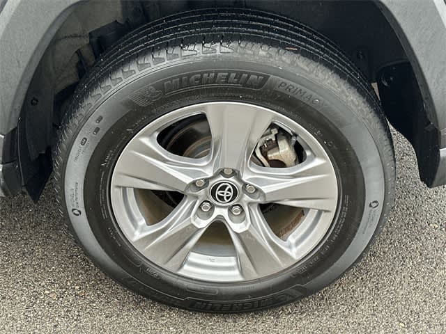 Thumbnail: 2022 Toyota RAV4 - 8