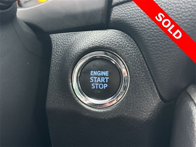 Thumbnail: 2022 Toyota RAV4 - 21