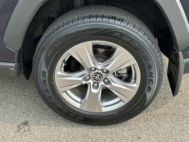 Thumbnail: 2023 Toyota RAV4 - 8