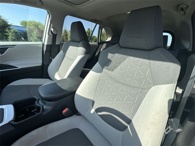 Thumbnail: 2022 Toyota RAV4 - 9