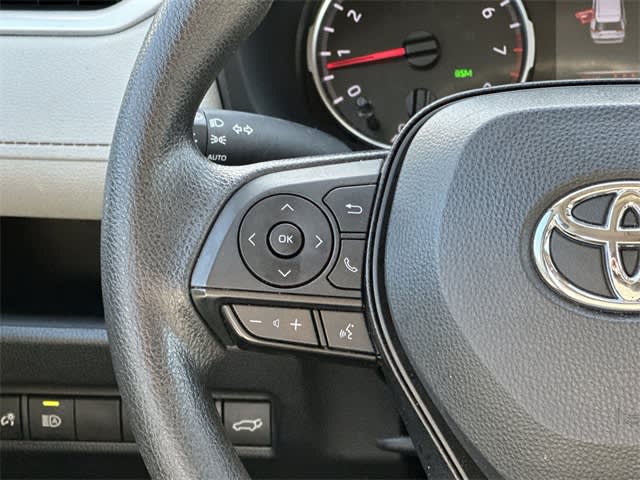 Thumbnail: 2022 Toyota RAV4 - 15