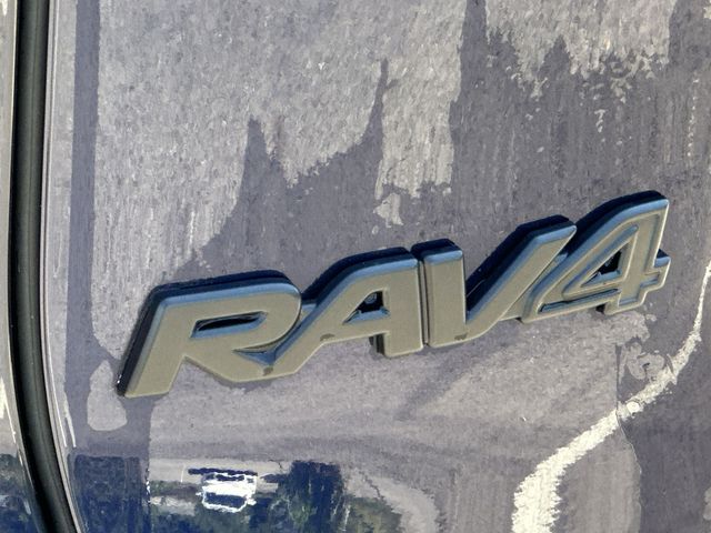 Thumbnail: 2023 Toyota RAV4 - 21
