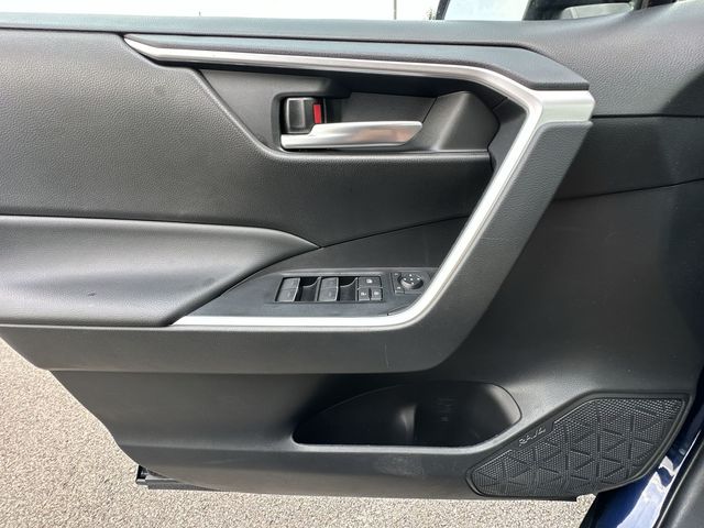 Thumbnail: 2023 Toyota RAV4 - 25