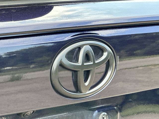 Thumbnail: 2022 Toyota RAV4 - 7
