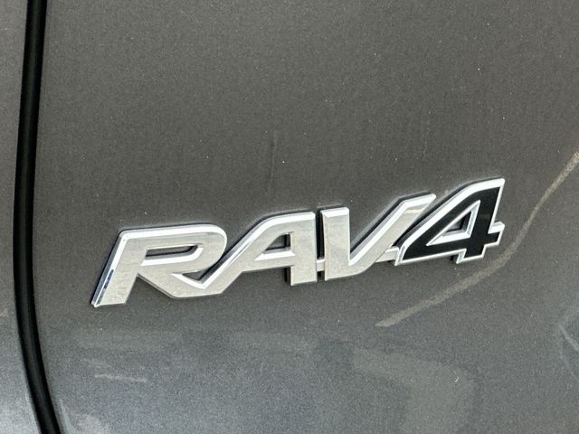 Thumbnail: 2023 Toyota RAV4 - 21