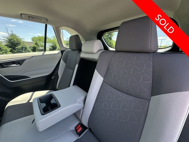 Thumbnail: 2021 Toyota RAV4 - 10