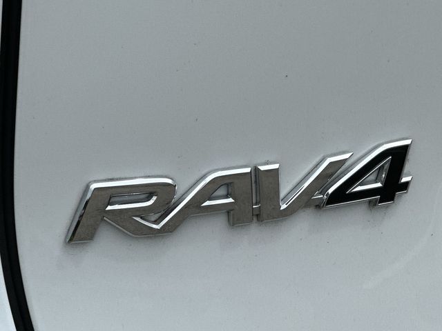 Thumbnail: 2023 Toyota RAV4 - 21