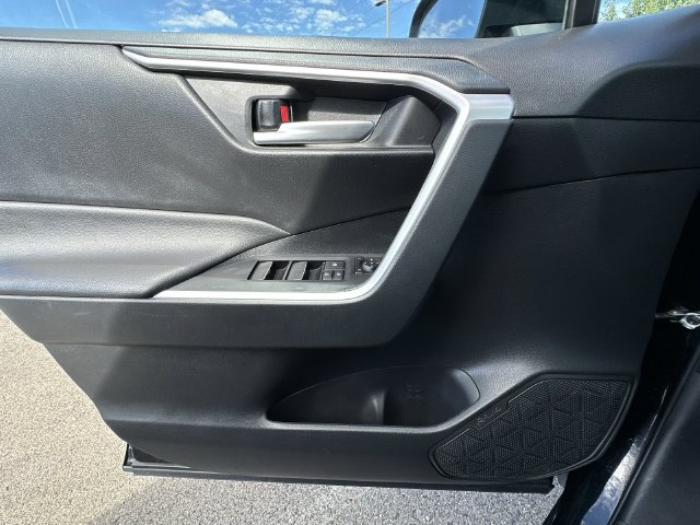 Thumbnail: 2025 Toyota RAV4 - 23