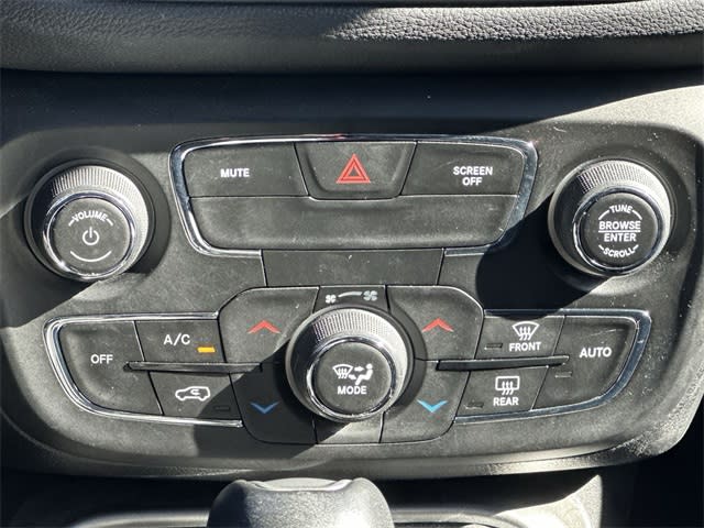 Thumbnail: 2020 Jeep Compass - 20