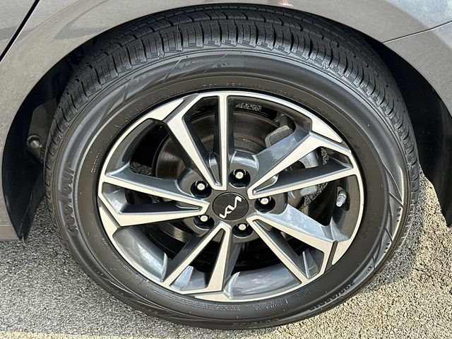 Thumbnail: 2024 Kia Forte - 8