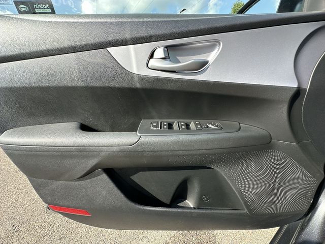 Thumbnail: 2024 Kia Forte - 22