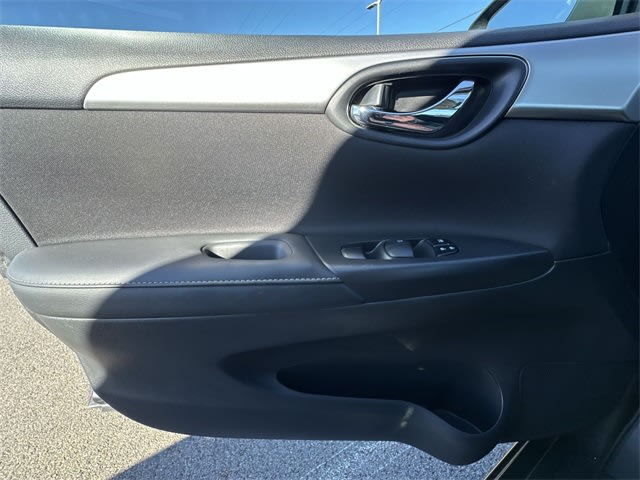 Thumbnail: 2018 Nissan Sentra - 21