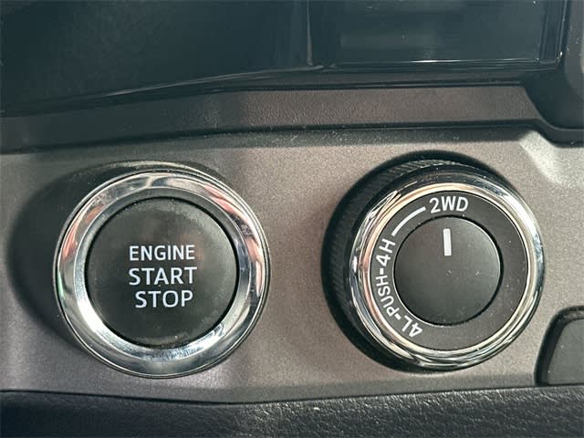 Thumbnail: 2018 Toyota Tacoma - 14