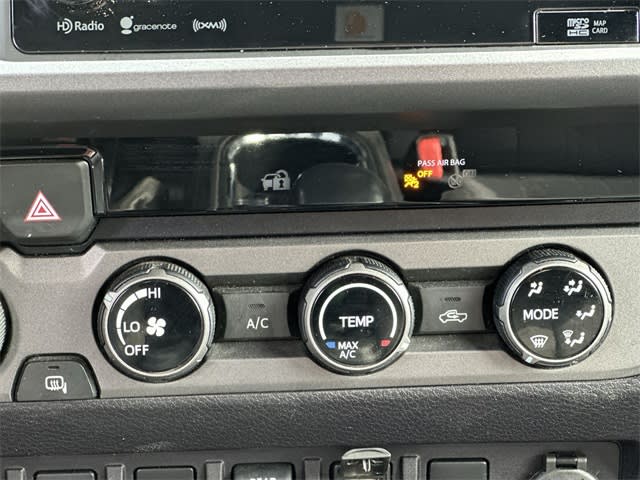 Thumbnail: 2018 Toyota Tacoma - 18