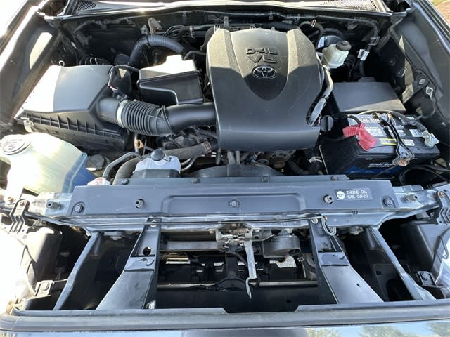 Thumbnail: 2017 Toyota Tacoma - 9