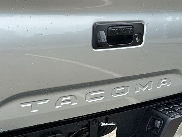 Thumbnail: 2023 Toyota Tacoma - 18