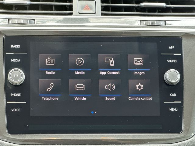 Thumbnail: 2019 Volkswagen Tiguan - 17