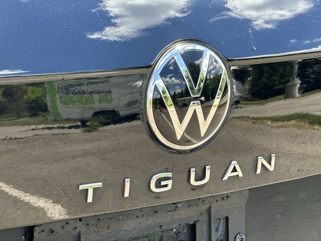 Thumbnail: 2022 Volkswagen Tiguan - 7