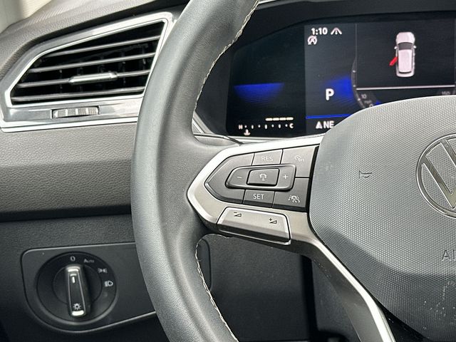 Thumbnail: 2022 Volkswagen Tiguan - 18
