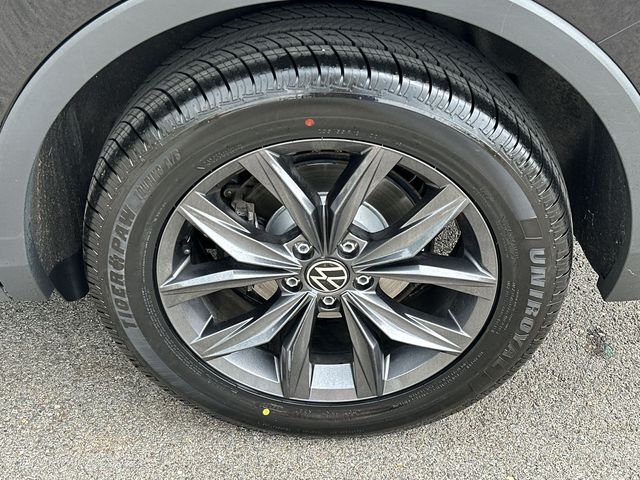 Thumbnail: 2022 Volkswagen Tiguan - 8