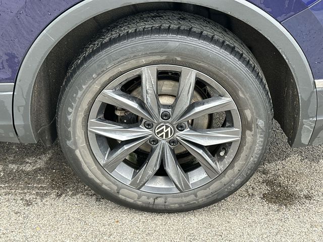Thumbnail: 2022 Volkswagen Tiguan - 8
