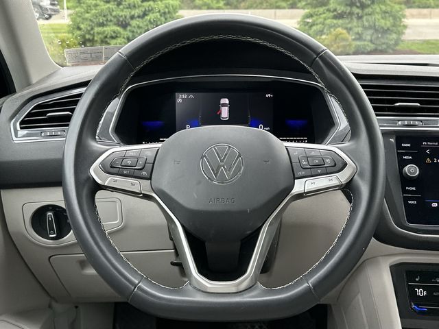 Thumbnail: 2022 Volkswagen Tiguan - 2