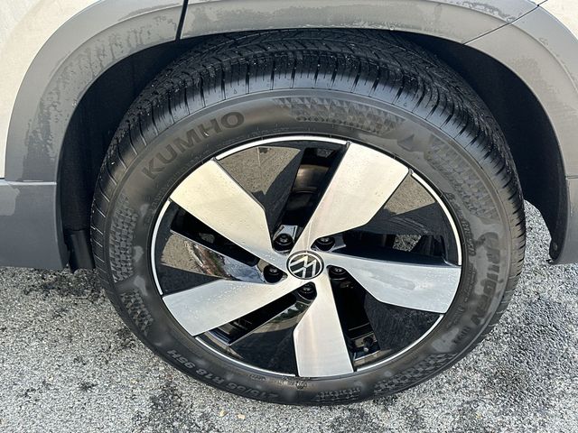 Thumbnail: 2024 Volkswagen Taos - 8