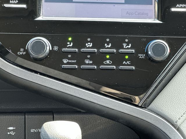 Thumbnail: 2019 Toyota Camry - 19