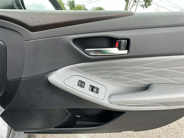 Thumbnail: 2021 Toyota Avalon - 30
