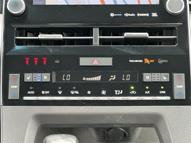 Thumbnail: 2021 Toyota Avalon - 26