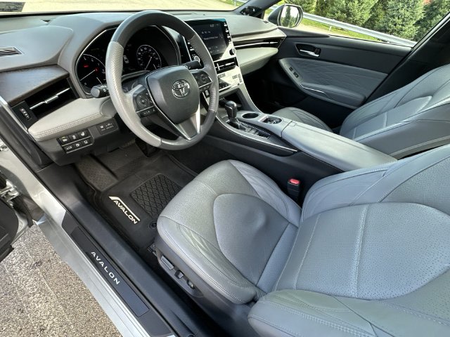 Thumbnail: 2020 Toyota Avalon - 10