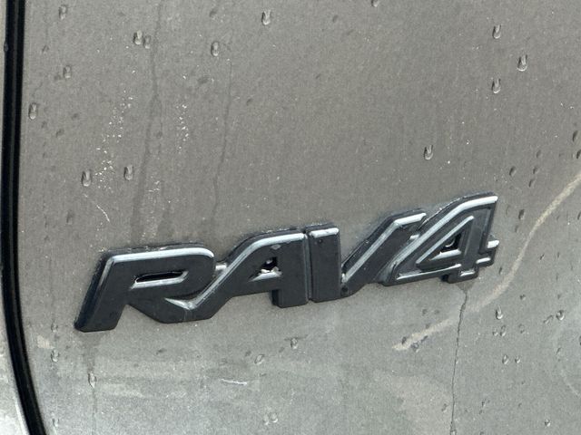 Thumbnail: 2023 Toyota RAV4 - 20