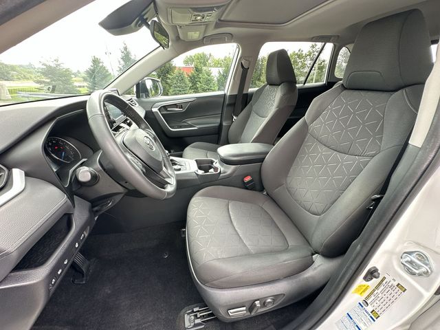 Thumbnail: 2021 Toyota RAV4 - 12