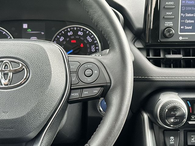 Thumbnail: 2021 Toyota RAV4 - 20