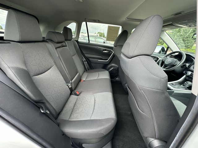 Thumbnail: 2021 Toyota RAV4 - 29