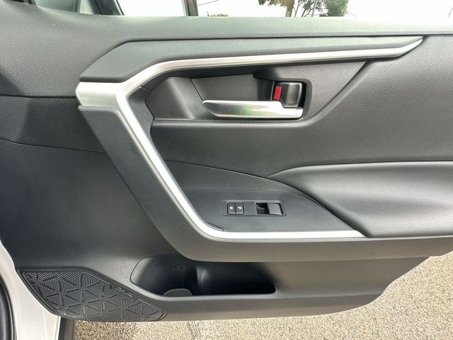 Thumbnail: 2021 Toyota RAV4 - 28