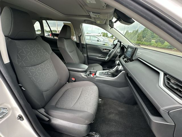 Thumbnail: 2021 Toyota RAV4 - 27