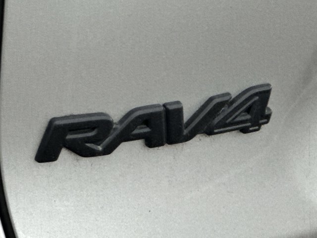 Thumbnail: 2022 Toyota RAV4 - 21