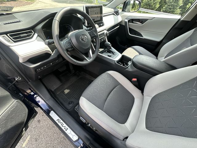 Thumbnail: 2025 Toyota RAV4 - 10