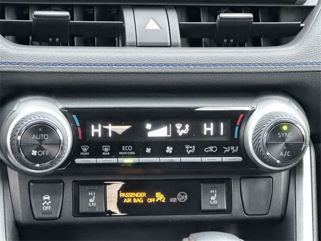 Thumbnail: 2022 Toyota RAV4 - 24