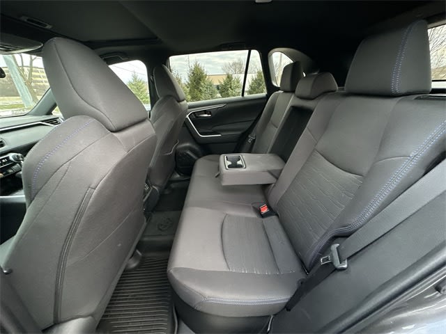 Thumbnail: 2022 Toyota RAV4 - 13