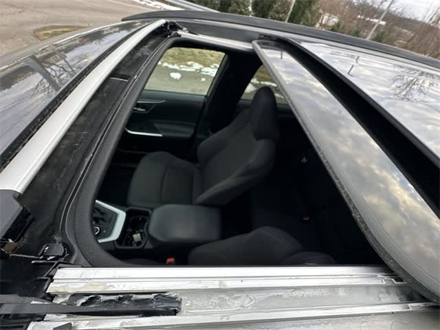 Thumbnail: 2022 Toyota RAV4 - 18