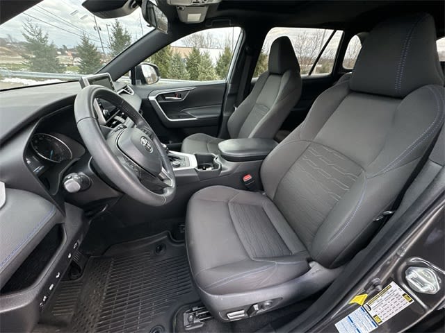 Thumbnail: 2022 Toyota RAV4 - 12